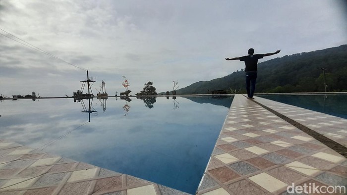 Wisata Balong Geulis Sumedang.
