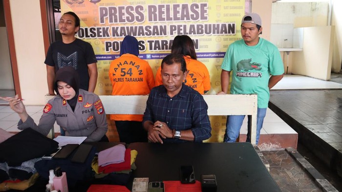 2 wanita di Tarakan, Kalimantan Utara diamankan polisi karena menggelapkan uang majikannya Rp 300 juta.