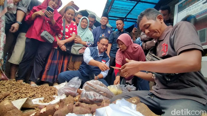 Anies Baswedan di Pasar Natar, Lampung Selatan.