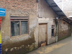 Ada Tiang 4 Warna di Cawang yang Berulang Kali Banjir, Ini Fungsinya