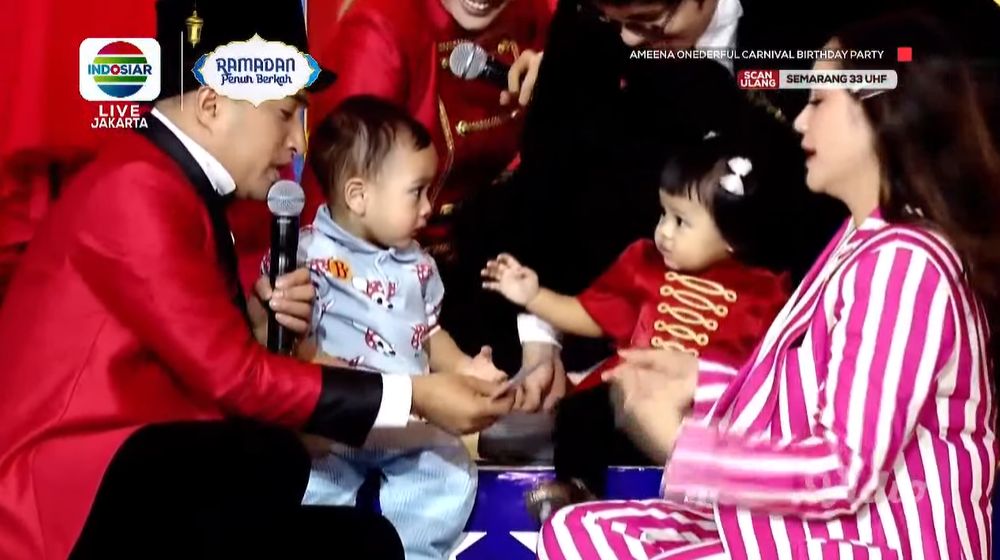 Momen Cipung Beri Kado Berlian ke Ameena.