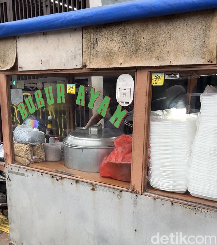 Di Palmerah Ada Bubur Ayam Kampung Jadul Legendaris dari Tahun 70an Di Palmerah Ada Bubur Ayam Kampung Jadul Legendaris dari Tahun 70an