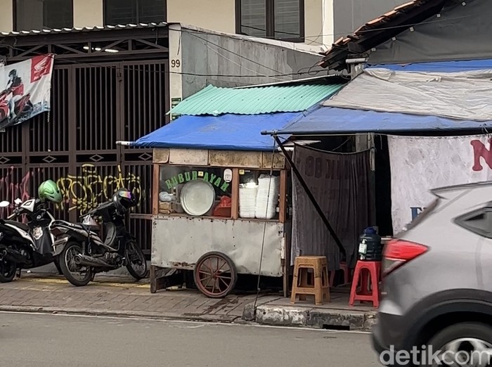 Di Palmerah Ada Bubur Ayam Kampung Jadul Legendaris dari Tahun 70an Di Palmerah Ada Bubur Ayam Kampung Jadul Legendaris dari Tahun 70an