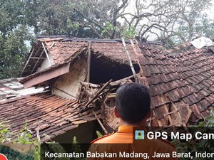 Hujan Deras Sebabkan Tanah di Babakan Madang Bogor Bergeser