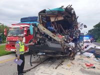 Kecelakaan Maut Bus Vs Truk Di Tol Cipali, Lima Orang Tewas