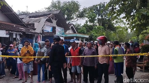 Ledakan petasan di Blitar