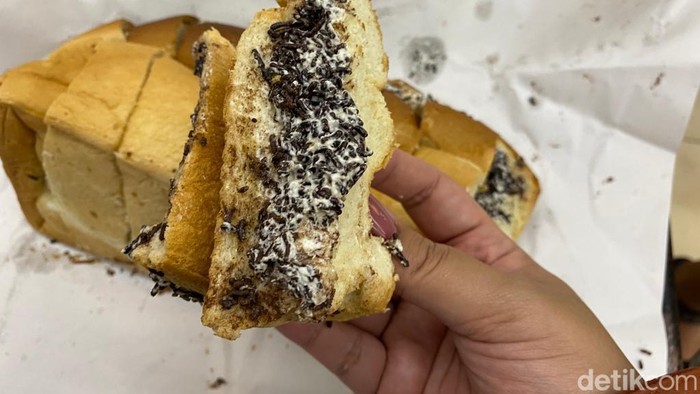 Legendaris! Roti Selai Srikaya Buatan Toko Roti Ganda Pematang Siantar