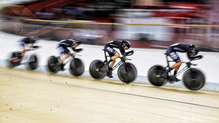Lihat Lagi Dominasi Pebalap Sepeda Putri Selandia Baru di Velodrome Tim balap sepeda Selandia Baru masih mendominasi nomor tim putsuit putri UCI Track Nations Cup 2023.