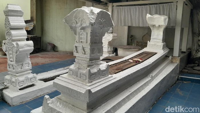 Makam Datu Putih di Jalan Palang Merah, salah satu yang ditetapkan sebagai cagar budaya Kota Medan (Nizar Aldi/detikSumut)