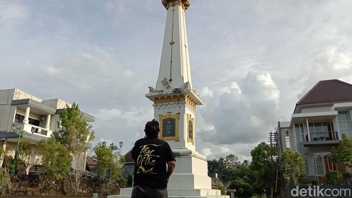 Mantan pejabat Ditjen Pajak Kementerian Keuangan Rafael Alun Trisambodo diklaim sebagai pemilik dari perumahan elite di wilayah perbatasan Minahasa Utara (Minut) dan Kota Manado, Sulawesi Utara (Sulut). Perumahan elite tersebut bernama Green Hill Residence.
