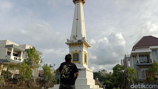 Mantan pejabat Ditjen Pajak Kementerian Keuangan Rafael Alun Trisambodo diklaim sebagai pemilik dari perumahan elite di wilayah perbatasan Minahasa Utara (Minut) dan Kota Manado, Sulawesi Utara (Sulut). Perumahan elite tersebut bernama Green Hill Residence.