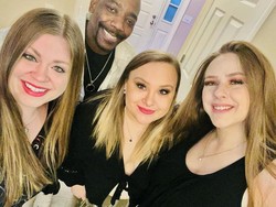 Potret Keluarga yang Jadi Kontroversi, Suami di Rumah, Tiga Istrinya Bekerja