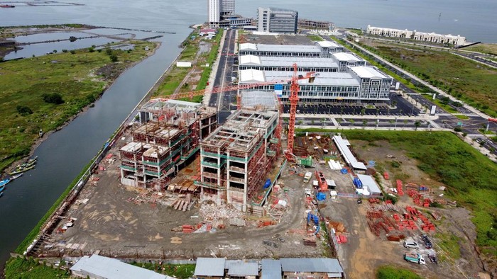 Penyediaan Pusat Pendidikan dan Pembelajaran Terpadu Salah satu sarana pendidikan berkualitas akan segera hadir di Makassar. Yups, Sekolah Kristen Ipeka Center Point of Indonesia (CPI) telah melakukan prosesi topping off.