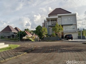 Deretan Rumah Mewah hingga Bisnis Kuliner Diduga Milik Rafael Alun Terungkap
