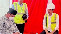 Saat pertemuan, perwakilan masyarakat menyampaikan kepada Presiden Jokowi terkait permasalahan pencairan ganti rugi lahan mereka yang terdampak.