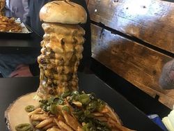 Pamer Porsi Makan Gila-gilaan di Medsos, Bakal Mubazir Nggak Sih?