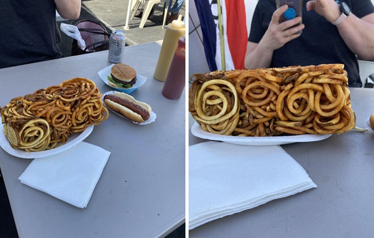 Potret Porsi Makan yang Diluar Nalar, Sanggup Ngabisin? Bagaimana jadinya kalau makanan yang kita pesan datang dengan jumlah di luar nalar? Seperti deretan foto berikut ini detikers. Kalian sanggup menghabiskannya?
