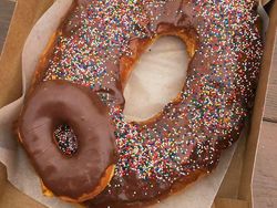 Pamer Porsi Makan Gila-gilaan di Medsos, Bakal Mubazir Nggak Sih?