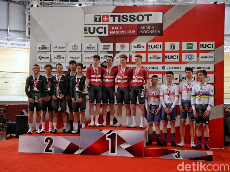 Raih Emas, Tim Pursuit Putra Denmark Naik Podium