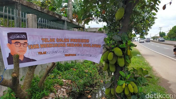 Spanduk penolakan Anies Baswedan di Lampung.
