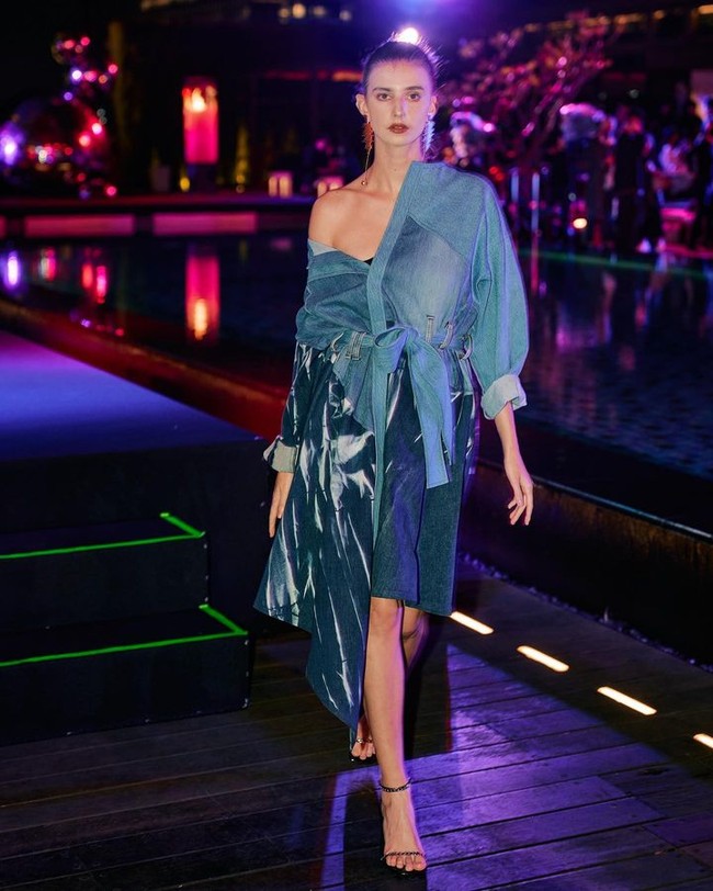 Begini penampilannya ketika sedang menjalani pekerjaannya sebagai model.  Foto: Instagram Tatiana Lin