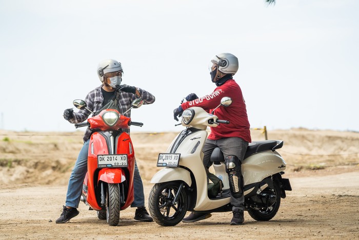 Yamaha Grand Filano Hybrid Connected digeber di Bali