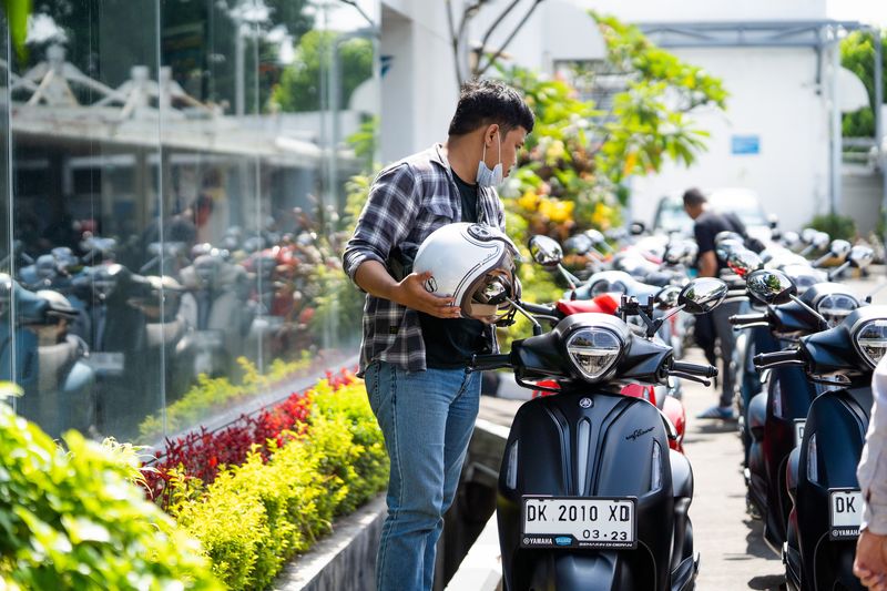 Yamaha Grand Filano Hybrid Connected digeber di Bali