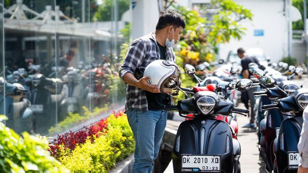 Yamaha Grand Filano Hybrid Connected digeber di Bali