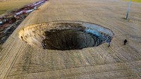 Lubang tersebut muncul usai gempa dahsyat yang mengguncang Turki.