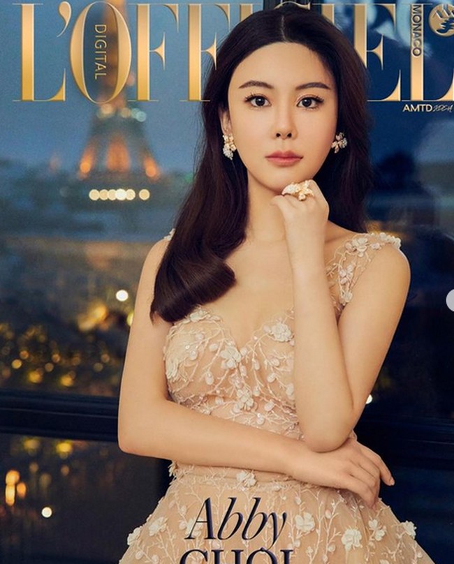 Abby bahkan sempat berpose untuk sampul majalah fashion LOfficiel awal bulan ini. Tidak disangka,  hidupnya berakhir tragis. Foto: dok. Instagram/@xxabbyc