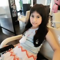 Memiliki hidung mancung dan paras yang cantik, Amara tampak cocok menggantikan karier sang kakek di dunia hiburan tanah air. Kalau menurutmu Amara lebih mirip Zaenab atau Sandrinna Michelle? Foto: Instagram/@dewiranokarno