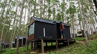 Ini dia penampakan dari dekat kabin saat Presiden Jokowi dan Ibu Iriana Joko Widodo bersama para menteri yang sempat menginap di kawasan glamping IKN Nusantara, Sabtu (25/2/2023).