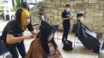5 Potret Keseruan Potong Rambut Massal, #BeraniGundul Peduli Kanker Anak