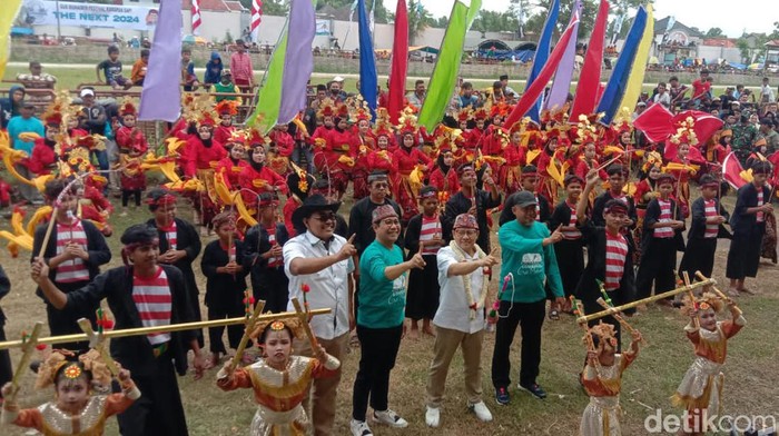 Gus Muhaimin membuka festival karapan sapi di Bangkalan, Madura