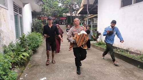 IR (2,5) yang hilang dua hari, ditemukan di bawah saluran irigasi di Dusun Jaler Bat, Desa Jurang Jaler, Kecamatan Praya Tengah, Kabupaten Lombok Tengah, NTB, Sabtu (25/2/2023).