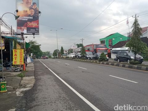 Lokasi tabrak lari oleh mobil pelat merah di jalan Jogja-Solo, Desa Bowan, Delanggu, Klaten, Sabtu (25/2) sore. Dipotret Minggu (26/2/2023).