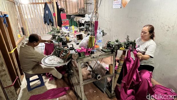 Mengintip Proses Pembuatan Sweater Rajut dari Kampoeng Radjoet Bandung
