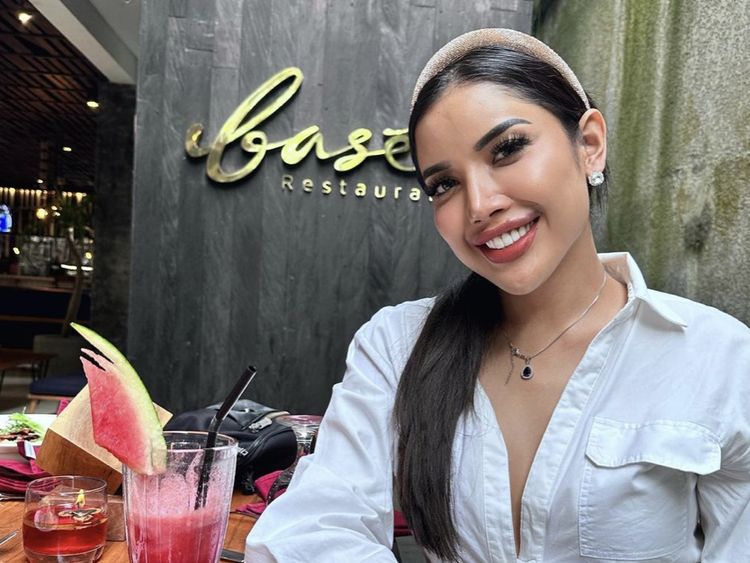 Millen Cyrus Hobi Pelesir ke Bali, Ini Momennya Kulineran Enak