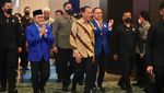 Momen Semringah Jokowi-Zulhas di Rakornas PAN