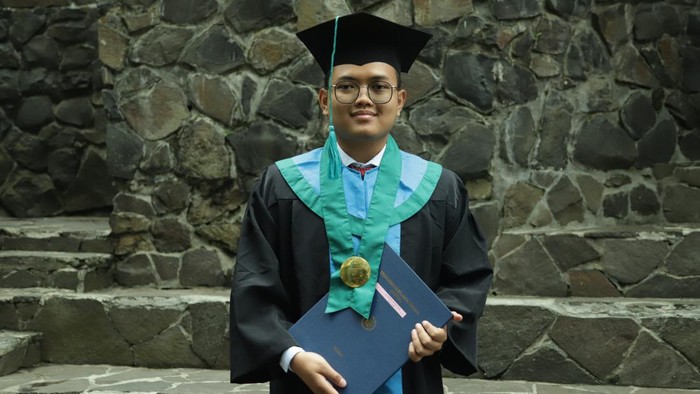 Muhammad Arkan Bastian dinobatkan sebagai wisudawan Unisba