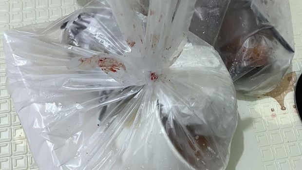 Ojol Karawang tetap antar makanan ke pelanggan meski jadi korban begal di jalanan