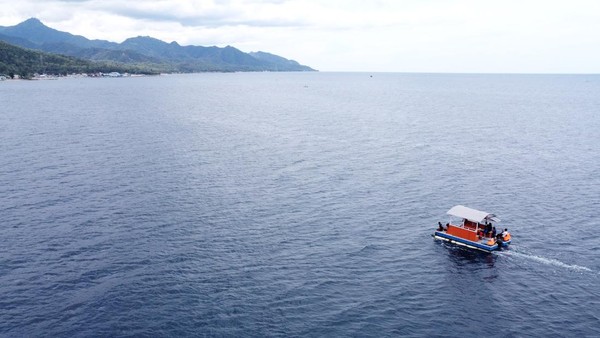 Salah satu objek wisata bahari unggulan Bone Bolango tersebut menambah sejumlah fasilitas penunjang bagi wisatawan seperti perahu wisata dan tempat kuliner.