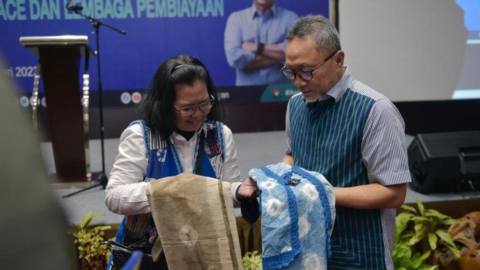 300 pelaku usaha mengikuti Forum Bisnis UMKM dengan Ritel Modern, Marketplace, dan Lembaga Pembiayaan di Semarang, Jawa Tengah.
