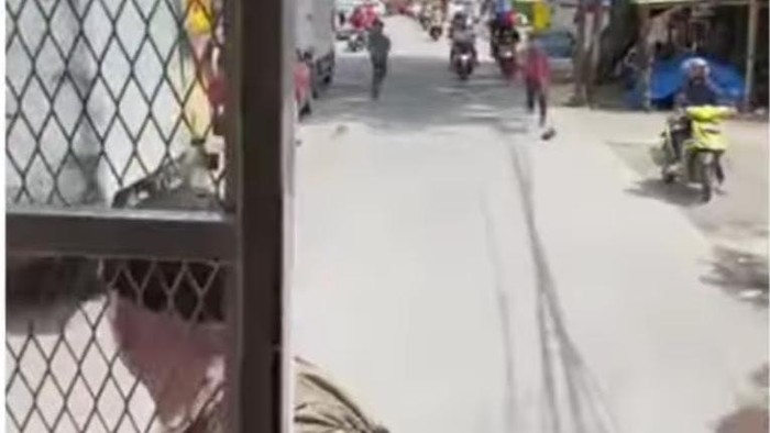 Razia badut dan anak jalanan di Makassar, Sulsel.