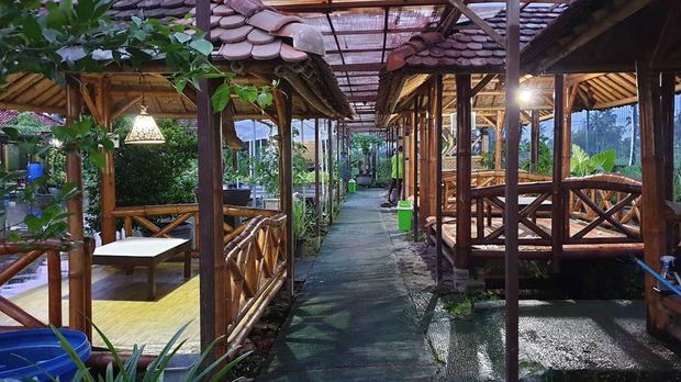 Resto Joglo Ndeso di Magelang.