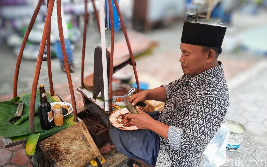 Sate Lalak, Kuliner Legendaris Pantai Pasir Putih Situbondo Tetap Eksis Hingga Kini