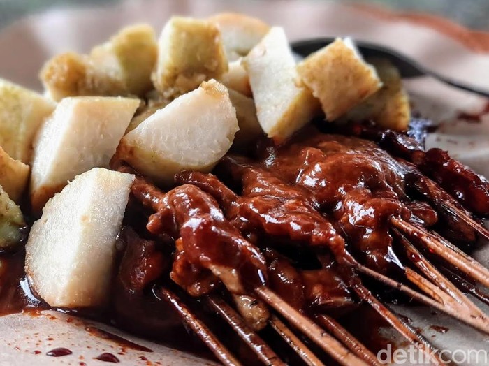 Sate Lalak, Kuliner Legendaris Pantai Pasir Putih Situbondo Tetap Eksis Hingga Kini