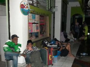 Warga Terdampak Kebakaran di Tanah Abang Dievakuasi ke Gedung SD