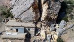 Penampakan Batu Besar di Turki yang Terbelah Dua Imbas Gempa