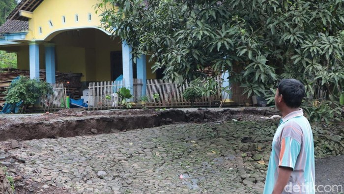139 Warga Mengungsi Akibat Bencana Tanah Gerak